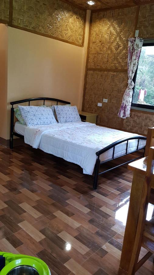 Paco'S Garden Home Stay Мамбаджао Екстериор снимка