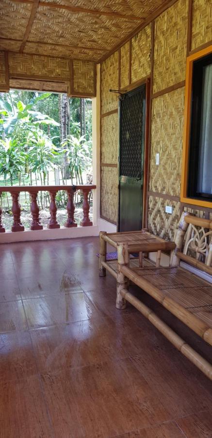 Paco'S Garden Home Stay Мамбаджао Екстериор снимка