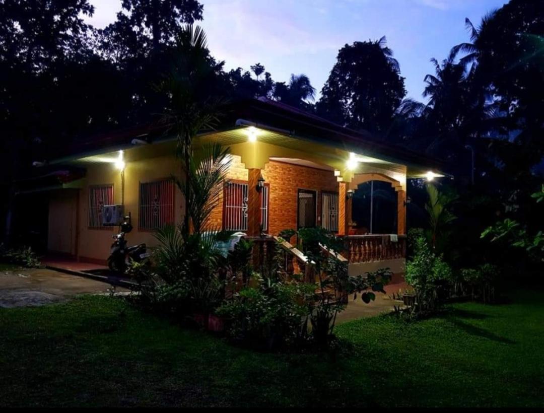 Paco'S Garden Home Stay Мамбаджао Екстериор снимка