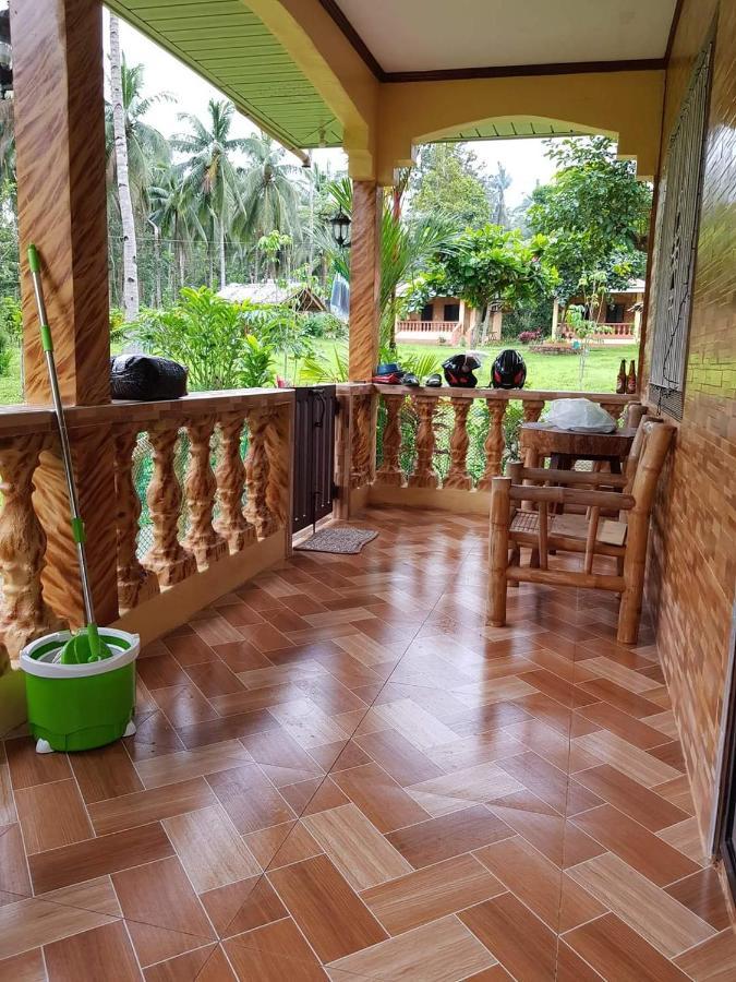 Paco'S Garden Home Stay Мамбаджао Екстериор снимка