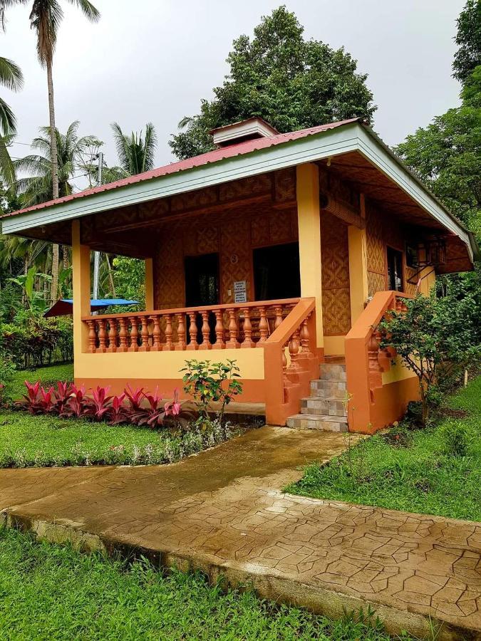 Paco'S Garden Home Stay Мамбаджао Екстериор снимка