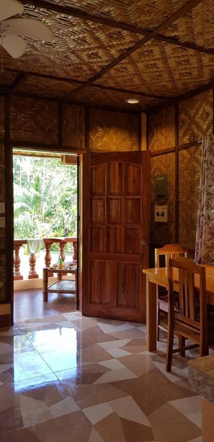 Paco'S Garden Home Stay Мамбаджао Екстериор снимка